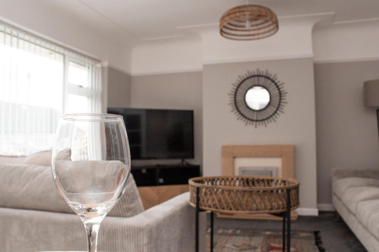 Cosy 3Bed Bungalow In West Kirby, Free Parking Frankby Exterior foto