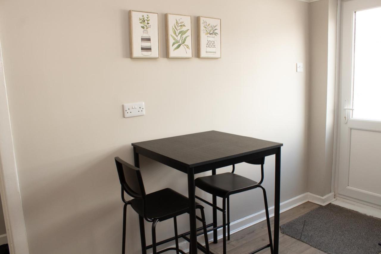 Cosy 3Bed Bungalow In West Kirby, Free Parking Frankby Exterior foto