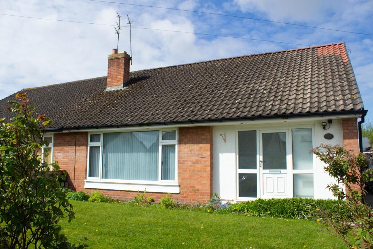 Cosy 3Bed Bungalow In West Kirby, Free Parking Frankby Exterior foto